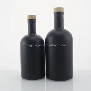 Commercio all'ingrosso 500ml 700ml 750ml bottiglie di olio d'oliva nero opaco glassato liquore nero Vodka spirito vino bottiglia di Gin in vetro con tappo in sughero