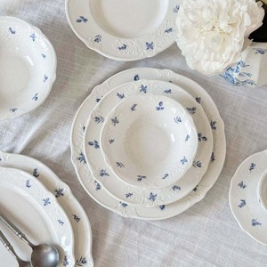 Assiette en céramique blanche à motifs floraux bleus, assiette à dessert, assiette ovale, assiette creuse, idéale pour les mariages et les réceptions - Product Image 2