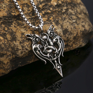 Collar con colgante de espadas gemelas vikingas de acero inoxidable yunique para hombre, regalo de estilo europeo, cadena de 60cm - Product Image 1