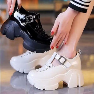 Sandali da <span class=keywords><strong>donna</strong></span> alla moda 2024 estivi nuovo stile a trama romana <span class=keywords><strong>scarpe</strong></span> alte con suola spessa per <span class=keywords><strong>scarpe</strong></span> <span class=keywords><strong>antinfortunistiche</strong></span> da <span class=keywords><strong>donna</strong></span> - Product Image 4