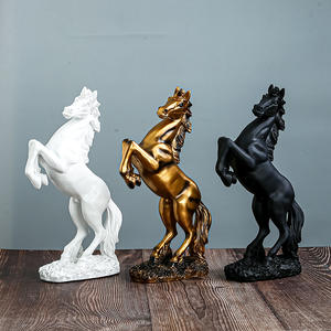 Decoración de gabinete de vino de oficina de caballo de la victoria vacante de estilo europeo transfronterizo, adorno de resina para el hogar de regalo de mudanza y apertura - Product Image 2