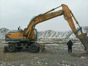 Excavadora de Ruedas de 20 Toneladas a Precio Económico, Excavadoras 210w-9, Maquinaria Mediana de Construcción en Venta, 210w con Neumáticos, Hyundai 215 220 485 - Product Image 2