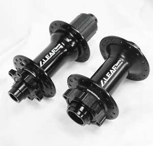 Freins à disque avant/arrière en alliage d'aluminium noir 7075 CNC 4leaf pour roues <span class=keywords><strong>de</strong></span> vélo à 11 vitesses avec <span class=keywords><strong>axe</strong></span> Boost 32-13G et montage <span class=keywords><strong>de</strong></span> disque à rayons - Product Image 1