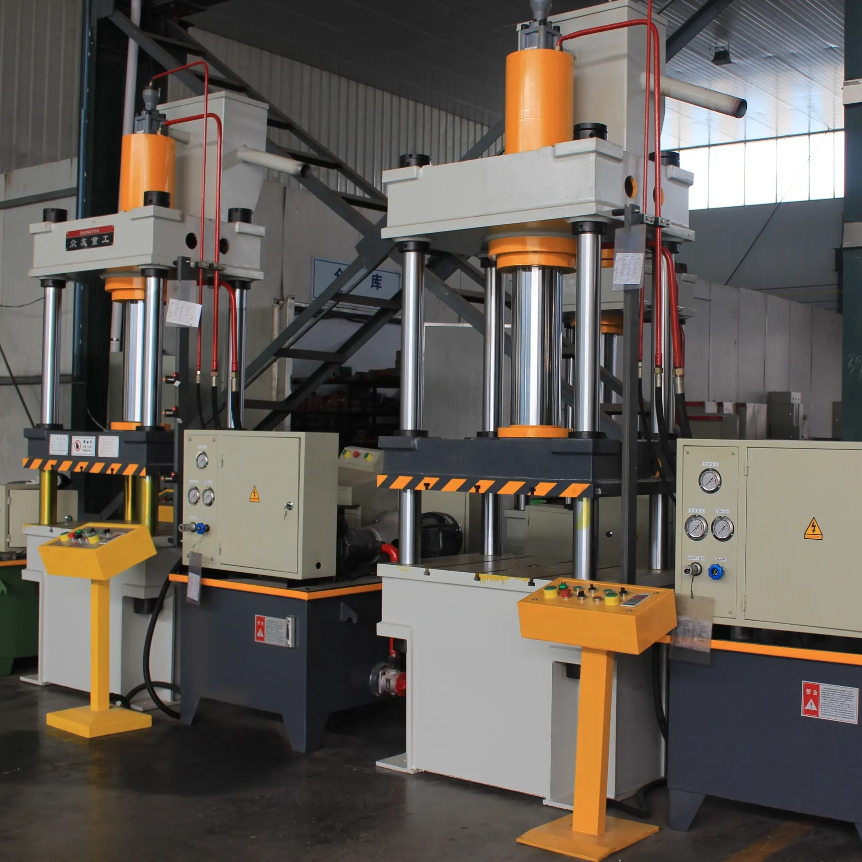 Machine de presse hydraulique à quatre colonnes, 200 tonnes, pressoir