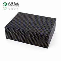 Boîte cadeau de luxe personnalisée en MDF pour parfums, avec couvercle rabattable, emballage multi-flacons, finition brillante faite à la main, gravure de logo personnalisée
