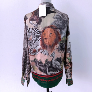 <span class=keywords><strong>Camicia</strong></span> in Seta <span class=keywords><strong>con</strong></span> Stampa di Animali Selvatici Personalizzata per Donne - Product Image 4