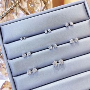 Xinfly Fine Jewelry Personalize Beautiful Simple 18K Gold Girl 0.10ct-1.0ct GH VS Natural Diamond <b>Small</b> <b>Stud</b> Earrings - Product Image 4