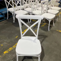 Chaise empilable en résine plastique blanche à dossier en X, prix abordable, pour hôtels modernes, banquets, événements, fêtes et mariages
