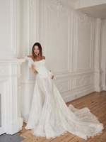 Robe de mariée MHL616 style sirène avec corset basque en dentelle appliquée et traîne enveloppante