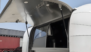 Cape Malay Durban Curry Truck Guisado lento de cordero y albaricoque, arroz amarillo aromático con pasas, servido con sambal y sambal de coco - Product Image 4