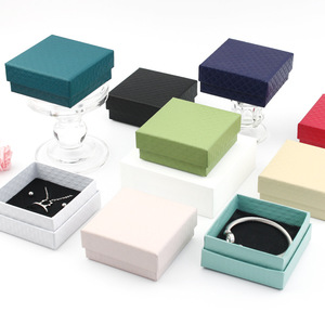 Organizer Quadrato Geometrico Multicolore in Rilievo Becan, Accessori per Presentazioni Festive, Scatola Porta Gioielli - Product Image 3