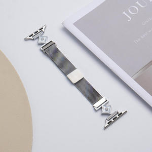 Bracelet en maille milanaise métallique de luxe pour Apple Watch Series 11 10 9 8 SE et bracelet de remplacement magnétique pour montre de 14 mm - Product Image 6