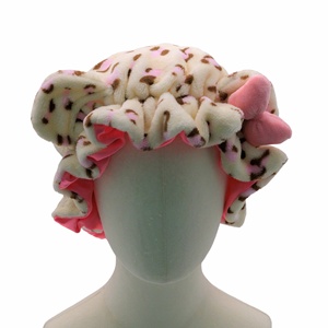 SOLPOP <span class=keywords><strong>Bonnet</strong></span> <span class=keywords><strong>de</strong></span> <span class=keywords><strong>nuit</strong></span> en polaire douce et moelleuse doublé <span class=keywords><strong>satin</strong></span> Teddy pour femmes aux cheveux bouclés naturels, avec oreilles <span class=keywords><strong>de</strong></span> chat, motif léopard <span class=keywords><strong>de</strong></span> luxe - Product Image 2