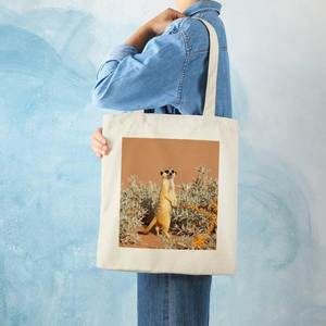 Bolso de mano de lona Meerkat Near Sea Buckthorn con asas, bolsas de compras reutilizables, bolso plegable, bolsos de hombro - Product Image 1