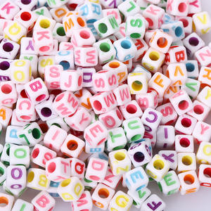 خرز أبجدي أكريليك للأطفال للتعليم المبكر، خرز حروف مربع ومستدير ومسطح لصناعة المجوهرات والحرف اليدوية بالجملة - Product Image 1