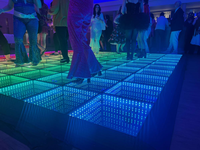 Dalles de scène LED 3D effet miroir étoilé RGB magnétiques à effet infini pour mariages, soirées, discothèques