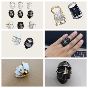 Anello Stile <span class=keywords><strong>NANA</strong></span> di Alta Qualità, Anello Punk Cool con Design Saturno Nero e Oro - Product Image 3