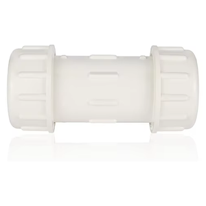 Accoppiamento a compressione in <span class=keywords><strong>PVC</strong></span> da 1 1/4 di pollice <span class=keywords><strong>per</strong></span> una rapida riparazione dei <span class=keywords><strong>tubi</strong></span> e una facile connessione - Product Image 1