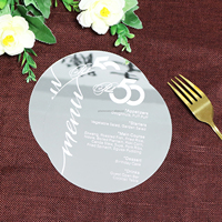 Élégante carte de menu ronde en acrylique miroir argenté, personnalisable avec texte estampé à chaud blanc pour anniversaire, mariage, banquet