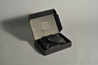 Ensemble de bijoux en gros boîte aux lettres noire pour l'expédition boîte coulissante bouton pochette papier de soie