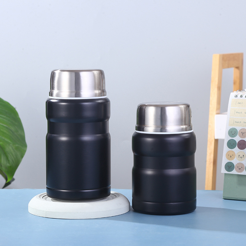 Tapa negra y plateada