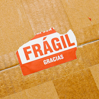Top vendeur papier fragile adhésif vinyle autocollant feuille coquille d'oeuf destructible étiquette étanche pour parfum rouge à lèvres soins de la peau