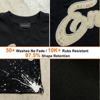 T-shirt noir 100 % coton personnalisé avec patch lettre en chenille, orné de perles et imprimé éclaboussures de peinture, coupe oversize, style streetwear décontracté