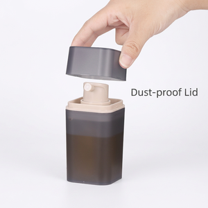 Bouteille pulvérisatrice d'huile d'olive en plastique pour la cuisson, support magnétique pour <span class=keywords><strong>friteuse</strong></span> à air, pulvérisateur d'huile de cuisine peu encombrant, brume fine - Product Image 3