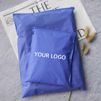 Sacs d'emballage en plastique à fermeture éclair givrée noire fabriqués par le fabricant pour vêtements avec logo personnalisé