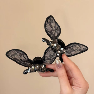 Nouvelle Pince à Cheveux Élégante Noire en Dentelle avec Strass et Nœud Papillon, Design de Niche Luxe Léger, Accessoire de Mode pour Femme - Product Image 3