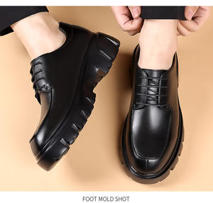 Robe noire en caoutchouc EVA à deux couches en cuir de vachette 38-44 avec pointe en <span class=keywords><strong>or</strong></span> <span class=keywords><strong>or</strong></span> <span class=keywords><strong>lion</strong></span> tête orteil mariage chaussures en cuir pour hommes - Product Image 5