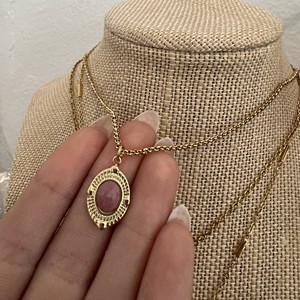 พบกับสร้อยสร้อยหินโรโดโครไซต์ปลอมสำหรับ2024<span class=keywords><strong>ราย</strong></span><span class=keywords><strong>สัปดาห์</strong></span>สีทอง18K หยกสีขาวหยกสีขาวสีแดงหินโมราสร้อยคอ - Product Image 1