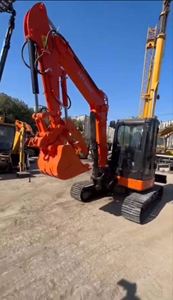 Mini-excavatrice sur chenilles Hitachi ZX55 d'occasion du Japon, 5 tonnes, avec lame de bulldozer, Hitachi 55 d'occasion - Product Image 3