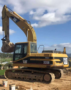 รถขุดตีนตะขาบ Caterpillar 320B มือสอง ขนาด 20 ตัน เครื่องยนต์ประสิทธิภาพสูง เกียร์และปั๊มคุณภาพสูง เครื่องจักรก่อสร้างคุณภาพเยี่ยม - Product Image 3