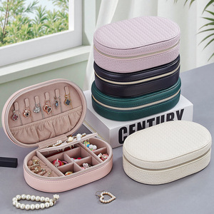 Caja de Joyería de Cuero PU Impermeable con Cremallera de Tres Capas, Diseño Ovalado Personalizado, Almacenamiento por Zonas para Anillos, Aretes y Collares, Caja de Viaje - Product Image 2