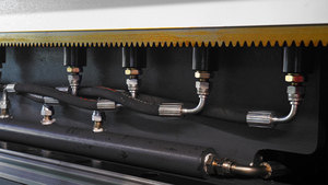 Machine à rainurer CNC automatique 1500x4000mm équipement <span class=keywords><strong>industriel</strong></span> servo à portique horizontal de haute précision pour le rainurage de tôles - Product Image 2