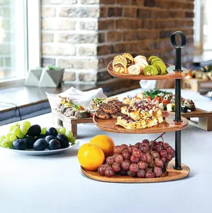 Elegantes 3-stufiges Serviert ablett-mit Metall griff für Küchen arbeits platte Langlebige dekorative stehende Holz tabletts für Partys