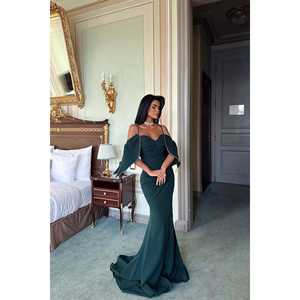 Robe de soirée longue Aella verte, col ras du cou, taille empire, drapée à plusieurs niveaux, ornée de strass, longueur ras du sol, pour soirée - Product Image 2