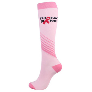 Calcetines <span class=keywords><strong>de</strong></span> Concientización sobre el Cáncer <span class=keywords><strong>de</strong></span> Mama, Calcetines <span class=keywords><strong>de</strong></span> Compresión con Lazo Rosa sobre la Pantorrilla para Mujer, Calcetines Deportivos - Product Image 2