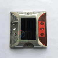 Prix de gros de l'usine étanche IP68 led stroboscopique voyant d'avertissement solaire route goujon clignotant lumière goujon platelage lampes solaires
