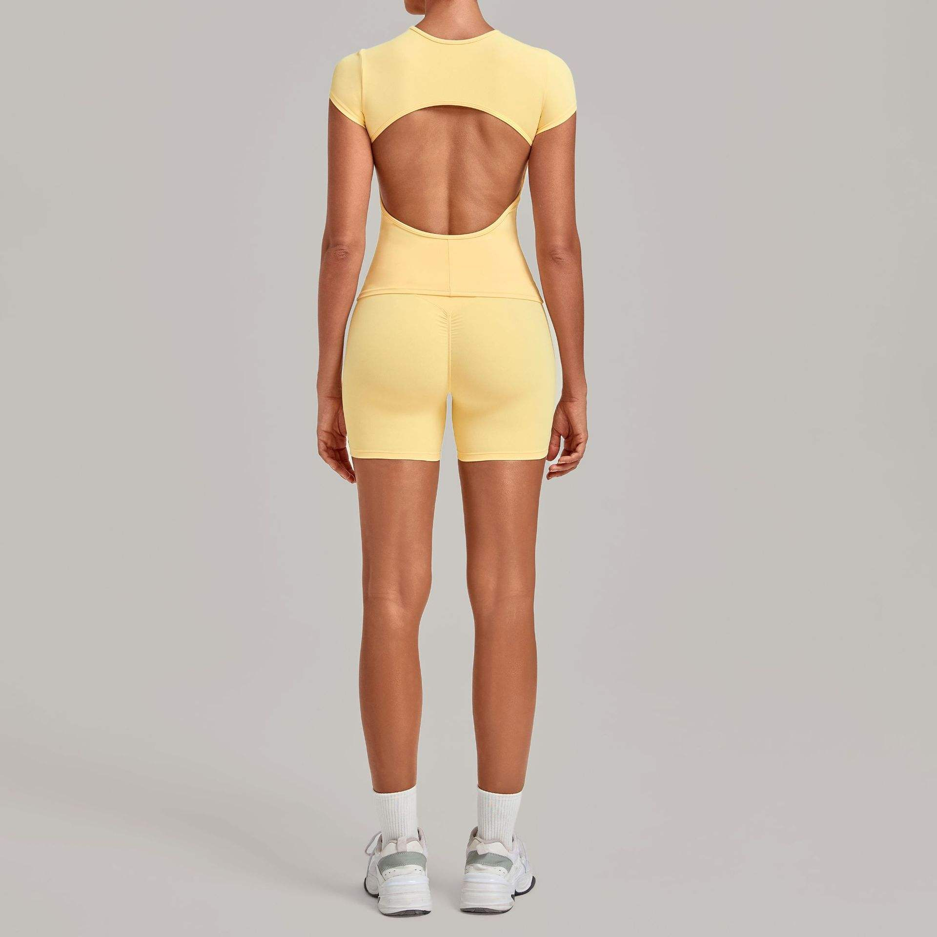 Jaune
