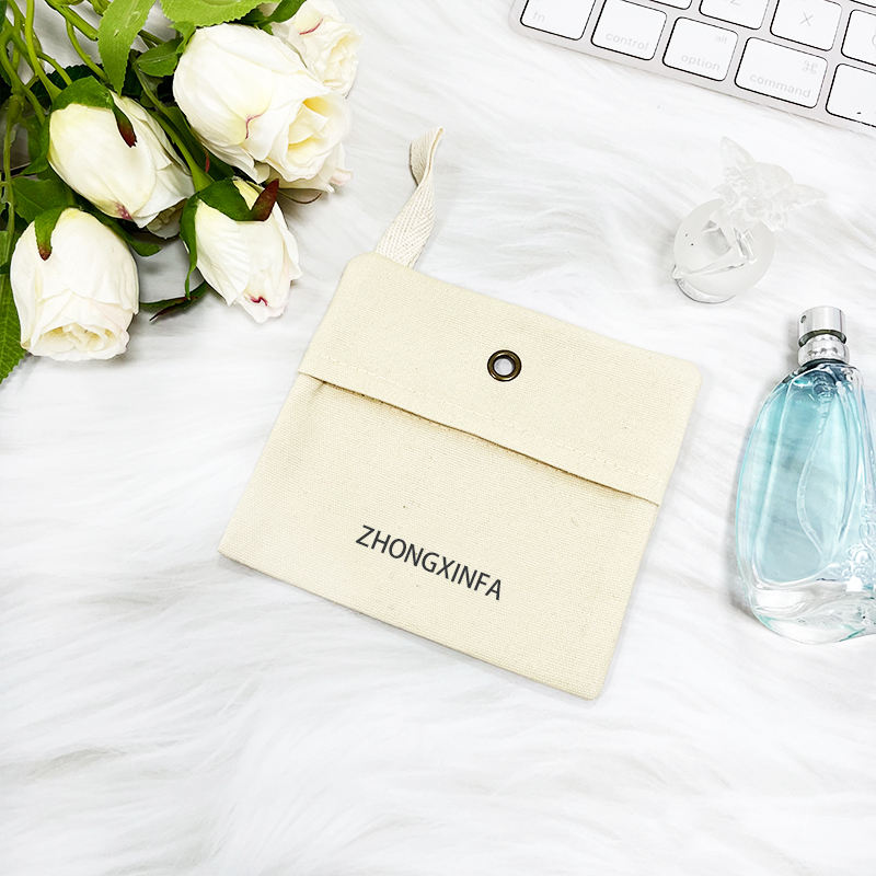 สายคล้องคอผ้าฝ้ายสีเบจ ขนาด 10*10 ซม.