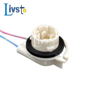 مقبس كهربائي ثنائي القطب أبيض اللون 3156-A لمصباح الفرامل الخلفي للسيارة - Product Image 2