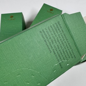 Boîte en papier texturé en <span class=keywords><strong>lin</strong></span> avec logo en feuille d'or boîtes d'emballage cosmétique boîtes à cosmétiques à motif <span class=keywords><strong>de</strong></span> gaufrage - Product Image 1
