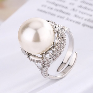 Factory Wholesale Fashion Jewelry Eco-friendly Copper 14MM Golden Shell Pearl Vintage Gold Plated <b>Ring</b> for Daily Wear - Product Image 4