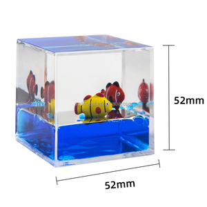Mini presse-papiers carré aquatique liquide, rempli d'<span class=keywords><strong>huile</strong></span>, avec pingouin, panda, cœur, paillettes flottantes, anti-stress - Product Image 2