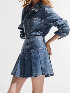 OEM ODM <span class=keywords><strong>Mini</strong></span> <span class=keywords><strong>jupe</strong></span> en jean plissée taille haute pour femmes, ligne A, taille haute, boutons à une rangée, brodés, style décontracté, taille fine - Product Image 2
