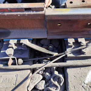 Tappetini Antivibrazioni in Poliuretano Blu Personalizzabili e Resistenti, Certificati ISO9001 AOZO, Accessori per Ferrovie - Product Image 1