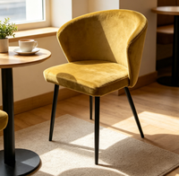 Chaise de salle à manger moderne en velours rembourrée, dossier incurvé, pieds en métal noir, chaise d'appoint de luxe pour la maison et les restaurants