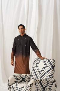 KURTA EN SOIE ATTRACTIVE POUR HOMMES AVEC PANTALON POLO et BRODERIE IMPRIMÉ TRAVAIL KOTI Achkan Bandhgala Sherwani - Product Image 3